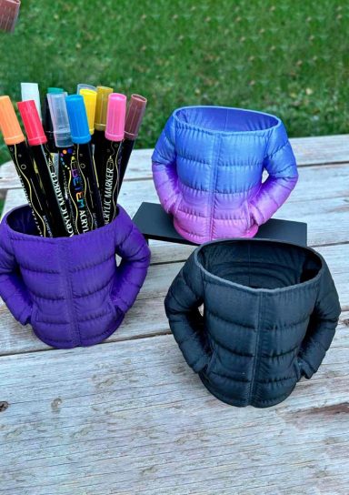 Porta Canetas Casaco Puff